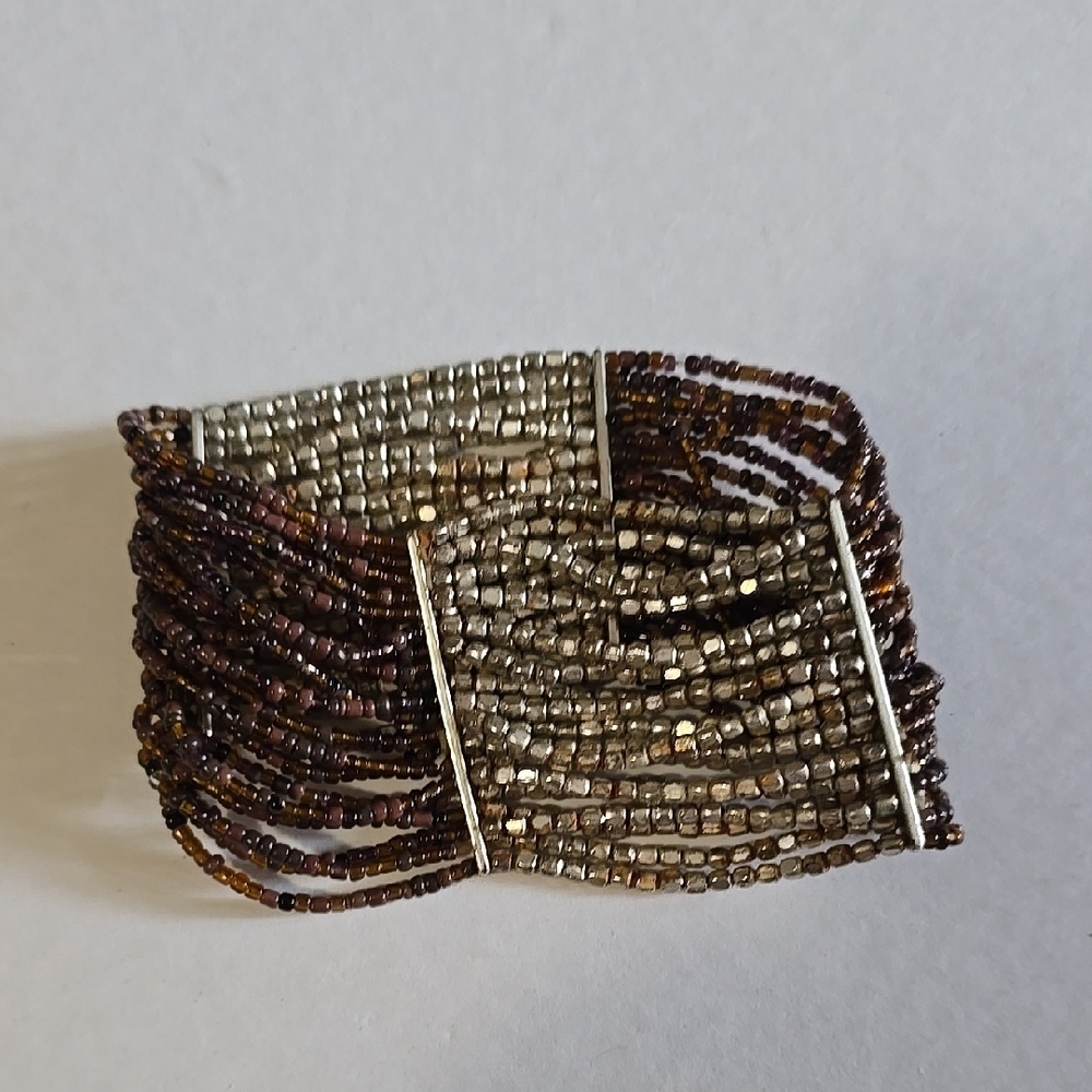 Elegant Beaded Bracelet in Brown and Silver